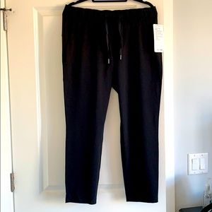 Brand new Lululemon On The Fly Pant Woven